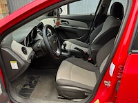 Chevrolet cruze sedan ls - afbeelding 12 van  18