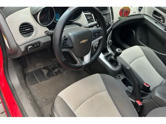 Chevrolet cruze sedan ls - afbeelding 13 van  18