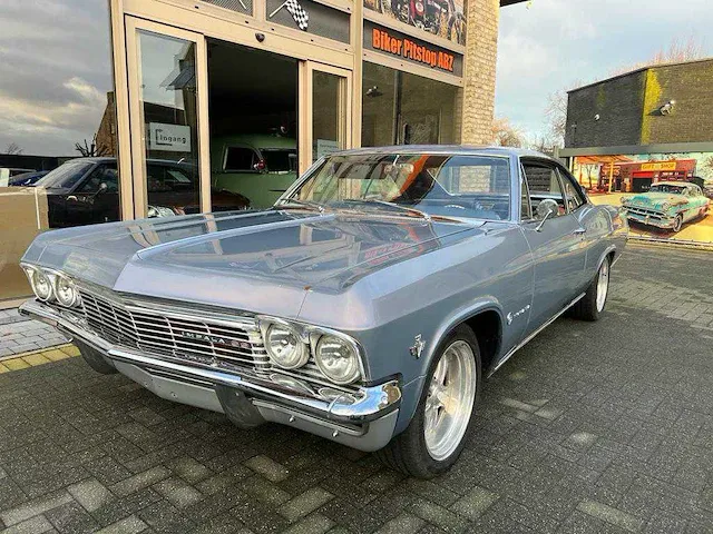 Chevrolet impala oldtimer - afbeelding 1 van  10