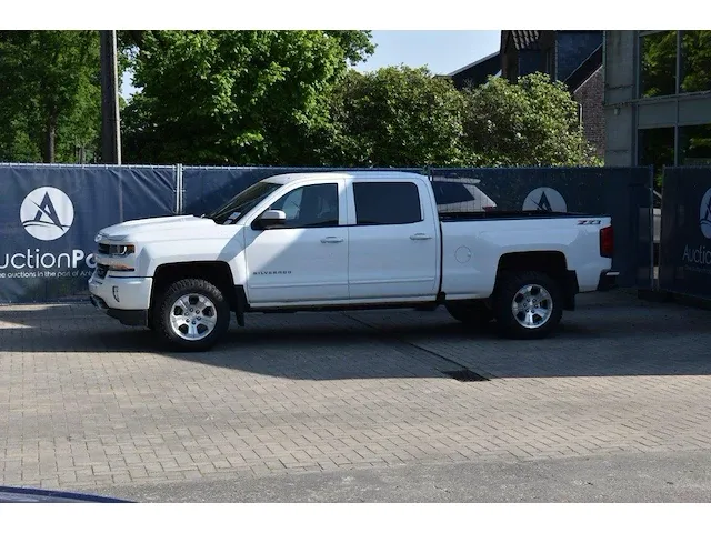 Chevrolet silverado z71 off road benzine 2018 285pk - afbeelding 1 van  1