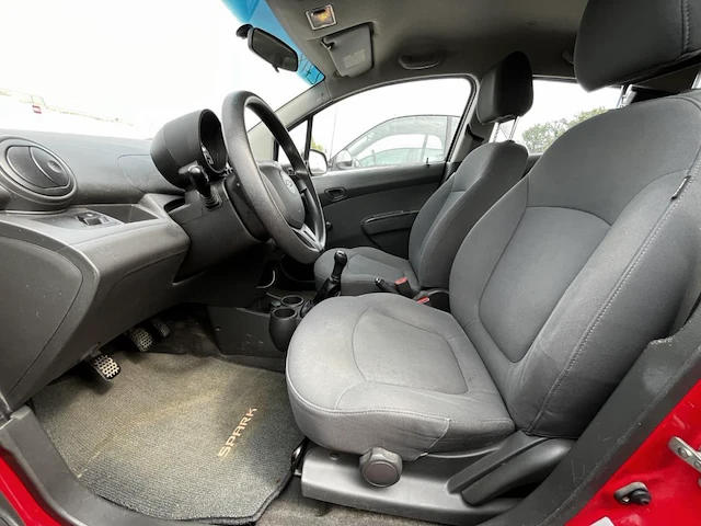 Chevrolet spark spark 1,0i + 68 - afbeelding 8 van  27