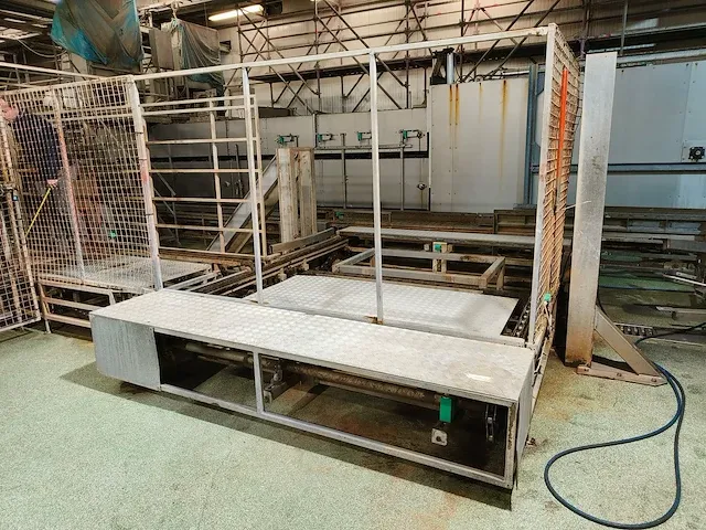 Chicken gas stunning and crate washer line - afbeelding 2 van  85