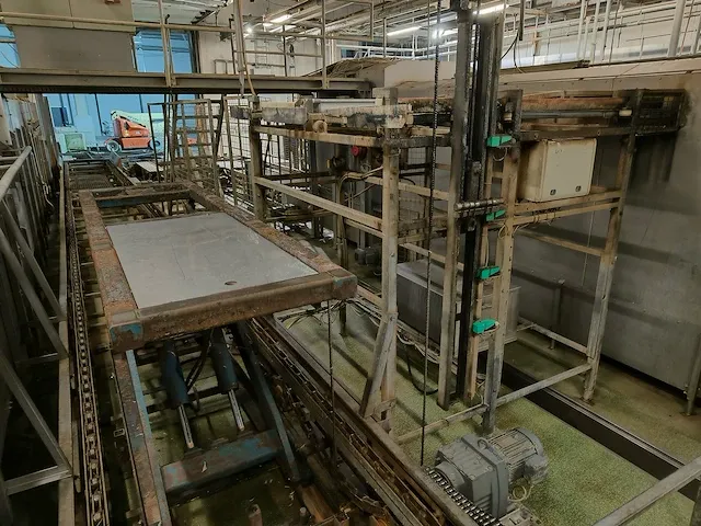 Chicken gas stunning and crate washer line - afbeelding 20 van  85