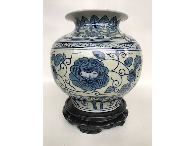 Chinese blue and white vase - afbeelding 12 van  17
