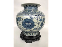 Chinese blue and white vase - afbeelding 12 van  17