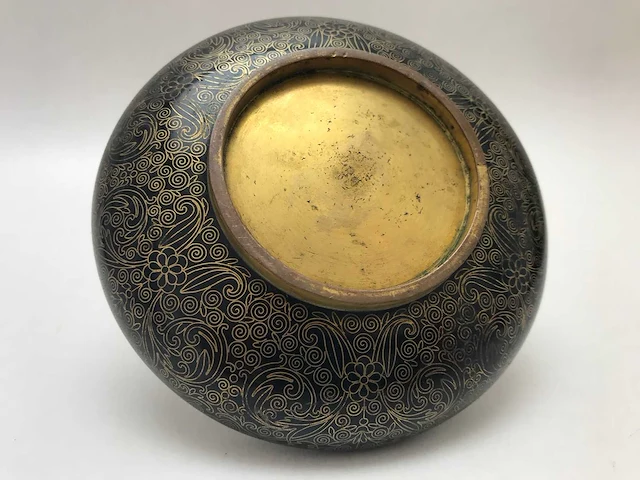 Chinese cloissoné detailed bowl - afbeelding 22 van  22