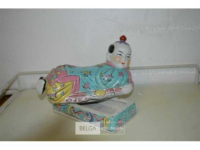 Chinese dekseldoos liggend kind - afbeelding 2 van  3
