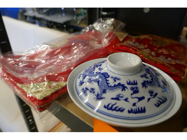 Chinese en afrikaanse decoratieve items - afbeelding 3 van  3