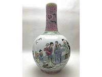 Chinese famille rose bottle vase ‘eight immortals’ - porcelain - china - 20th century - afbeelding 28 van  32