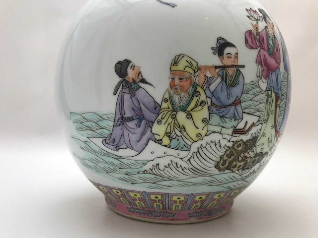 Chinese famille rose bottle vase ‘eight immortals’ - porcelain - china - afbeelding 14 van  38