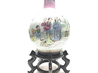 Chinese famille rose bottle vase ‘eight immortals’ - porcelain - china - afbeelding 28 van  38