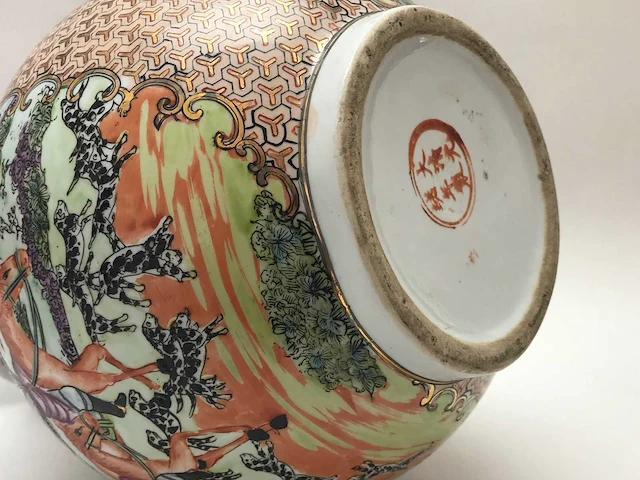 Chinese guangzhou export porcelain vase with hunting scene - european market - (early 20th century) - afbeelding 9 van  34