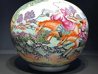 Chinese guangzhou export porcelain vase with hunting scene - european market - (early 20th century) - afbeelding 20 van  34