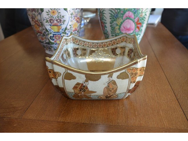 Chinese vaas, chinese kom, pot met deksel (alles porselein) - afbeelding 6 van  10