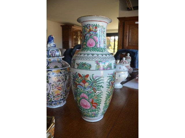 Chinese vaas, chinese kom, pot met deksel (alles porselein) - afbeelding 8 van  10