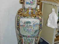 Chinese vaas h=90cm ø43cm met houten voet