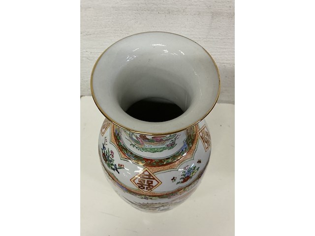 Chinese vaas in fijn porselein - afbeelding 2 van  3