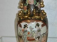 Chinese vaas macau h=46cm ( vrouwen op terras) - afbeelding 1 van  4