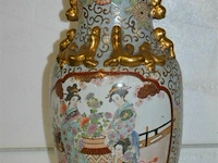 Chinese vaas macau vrouwen en bloemenmotief h=47cm - afbeelding 1 van  4