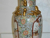Chinese vaas macau vrouwen en bloemenmotief h=47cm - afbeelding 2 van  4