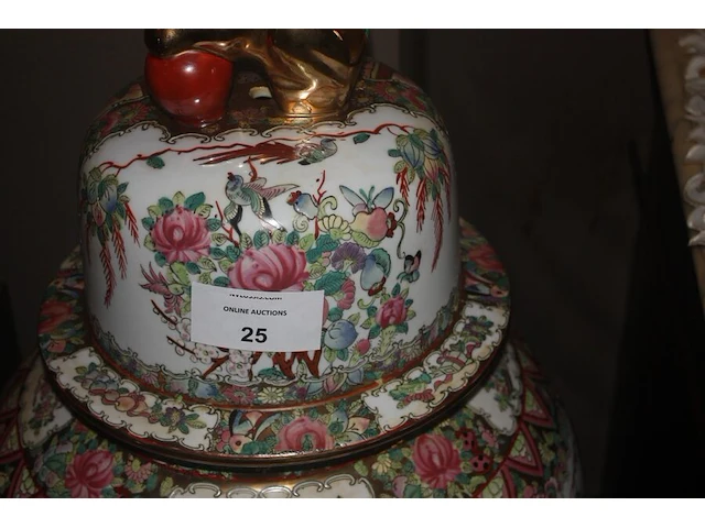 Chinese vaas op houten sokkel afm. h 116 cm - afbeelding 2 van  4