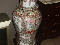 Chinese vaas op houten sokkel afm. h 116 cm - afbeelding 4 van  4
