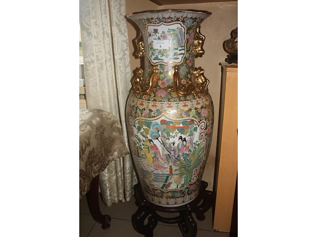 Chinese vaas op houten sokkel afm. h 122 cm - afbeelding 4 van  4