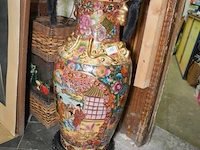 Chinese vaas op voet - afbeelding 1 van  1