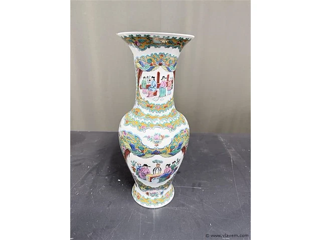 Chinese vaat 45 cm hoog - met stempel onderkant - afbeelding 1 van  4