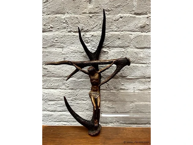 Christus op gewei h:40 cm - afbeelding 1 van  2