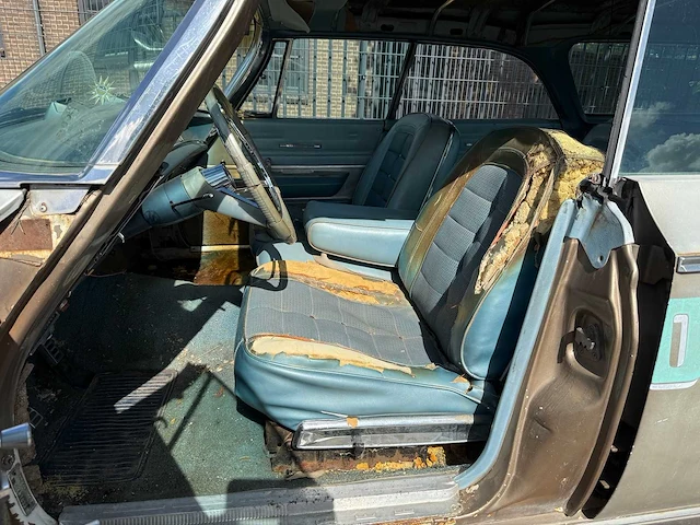 Chrysler - hardtop - stationwagon - klassieke auto's >15 - afbeelding 50 van  93