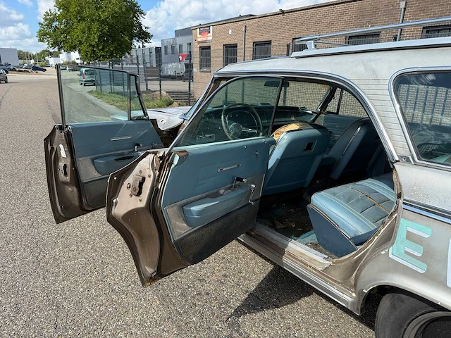 Chrysler - hardtop - stationwagon - klassieke auto's >15 - afbeelding 57 van  93