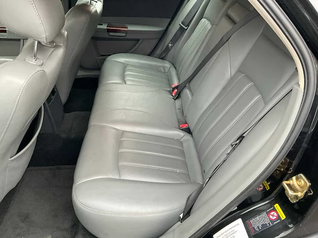 Chrysler 300 personenauto - afbeelding 8 van  29