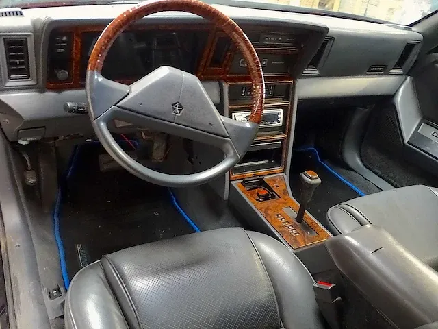 Chrysler lebaron 2.5 - afbeelding 25 van  50