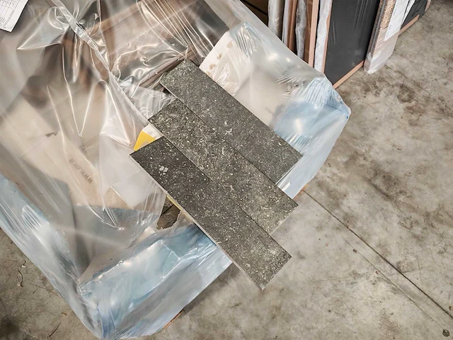 Cir di pietra ardennen nero mat vloertegel 10x40 cm 43,12 m² - afbeelding 2 van  6