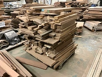 Circa 1 kuub diverse eiken balken en planken - afbeelding 4 van  7