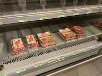 Circa 1800 stuks diverse zuivel, vlees, kaas en diepvriesproducten - afbeelding 69 van  108