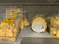 Circa 1800 stuks diverse zuivel, vlees, kaas en diepvriesproducten - afbeelding 77 van  108