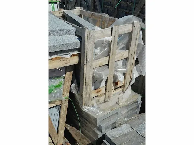 Circa 19,5 m muurafdekking u-profiel 28/21x8/4cm - afbeelding 2 van  5