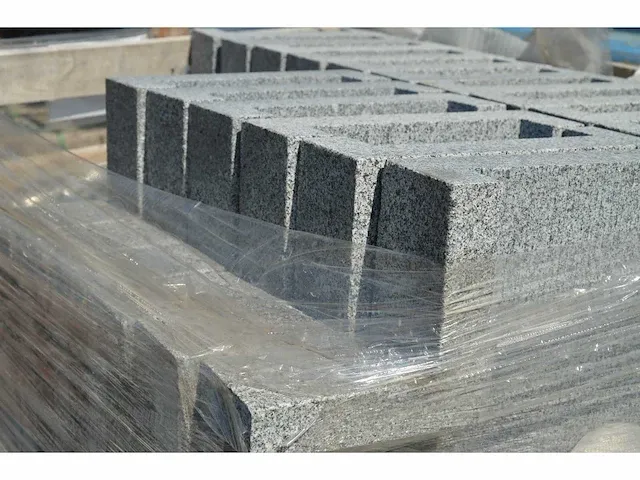 Circa 19,5 m muurafdekking u-profiel 28/21x8/4cm - afbeelding 5 van  5