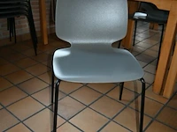 Circa 24 stapelstoelen - afbeelding 4 van  5
