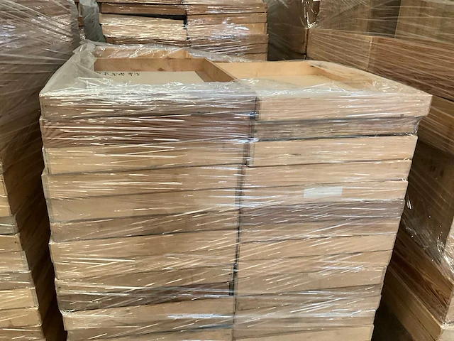 Circa 240 diverse houten bakjes - afbeelding 8 van  9