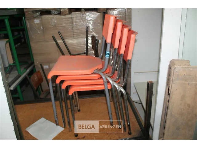 Circa 4 stapelbare stoelen - afbeelding 1 van  3