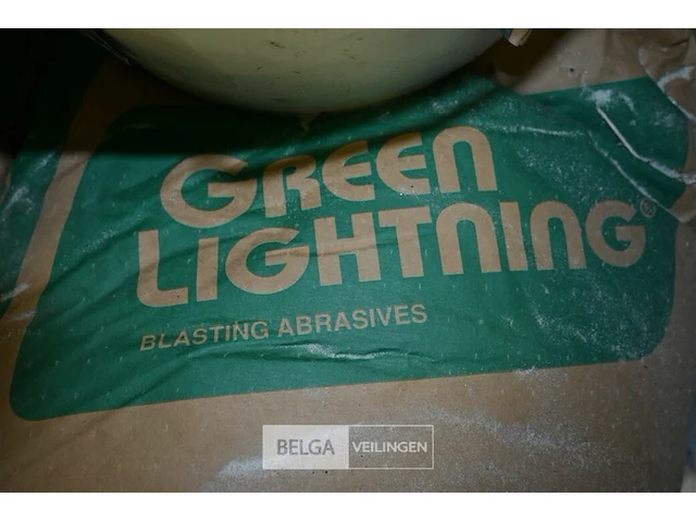 Circa 500kg green lightning oveline straalzand - afbeelding 2 van  5