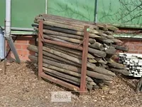 Circa 60 gepunte houten palen voor elektrische weide afsluiting - afbeelding 1 van  1