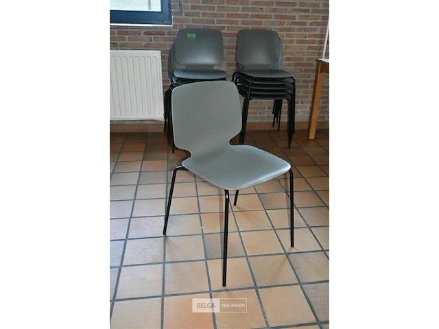 Circa 80 stapelstoelen - afbeelding 3 van  5