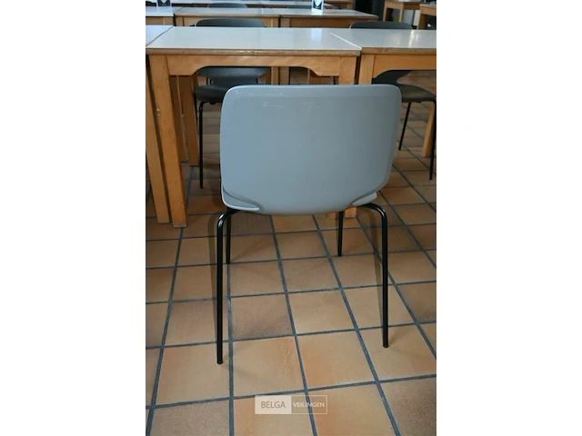 Circa 80 stapelstoelen - afbeelding 5 van  5