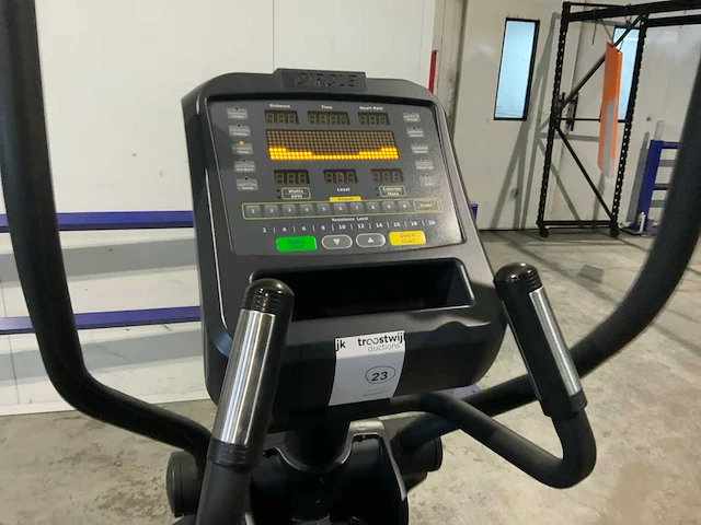 Circle fitness commercial elliptical crosstrainer - afbeelding 4 van  6