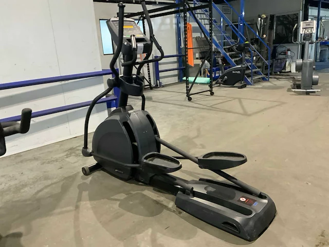 Circle fitness commercial elliptical crosstrainer - afbeelding 6 van  6