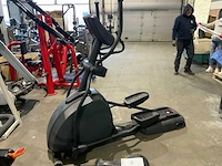 Circle fitness commercial elliptical crosstrainer - afbeelding 4 van  6